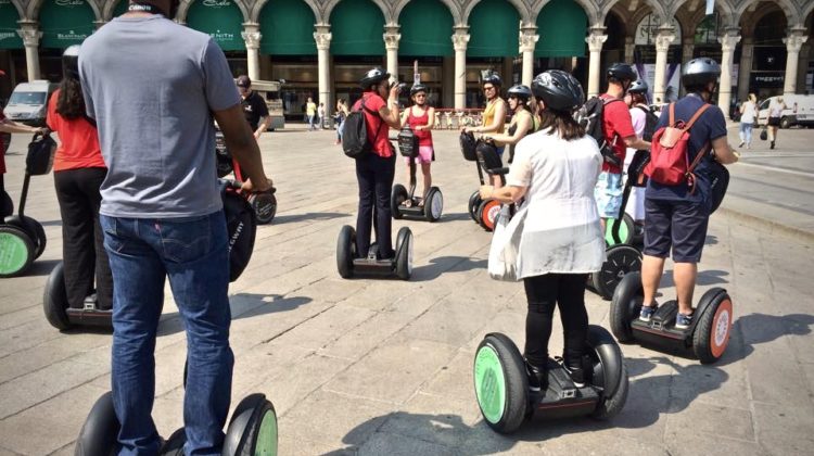 Segway Group Tour 3,5 h in Milan